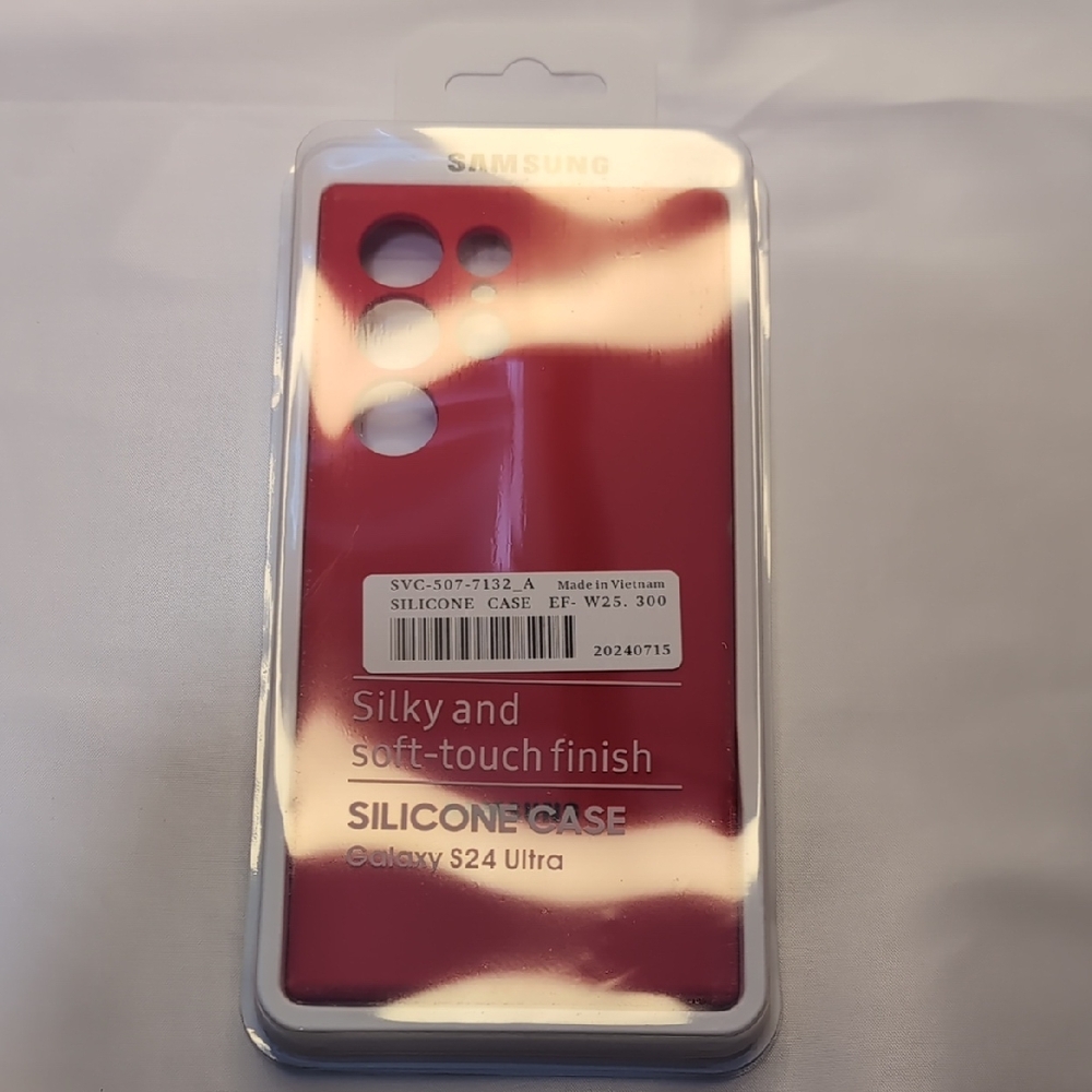 Samsung Galaxy S24 Ultra Silicone Case - Vibrant Red